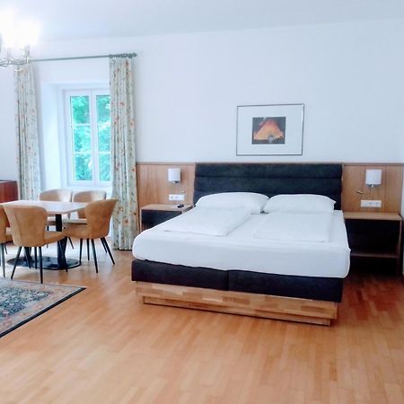 Hotel Gut Drasing à Krumpendorf Extérieur photo