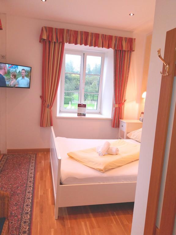 Hotel Gut Drasing à Krumpendorf Extérieur photo
