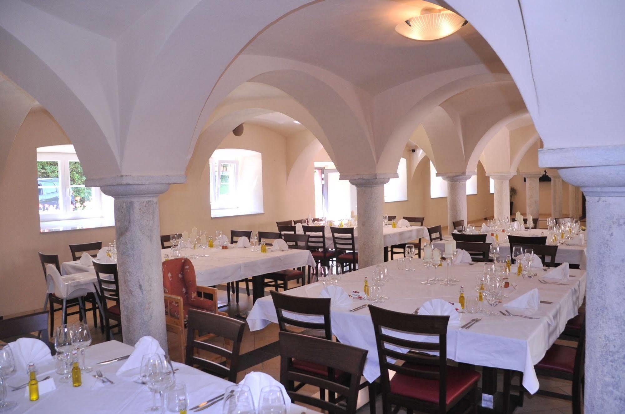 Hotel Gut Drasing à Krumpendorf Extérieur photo