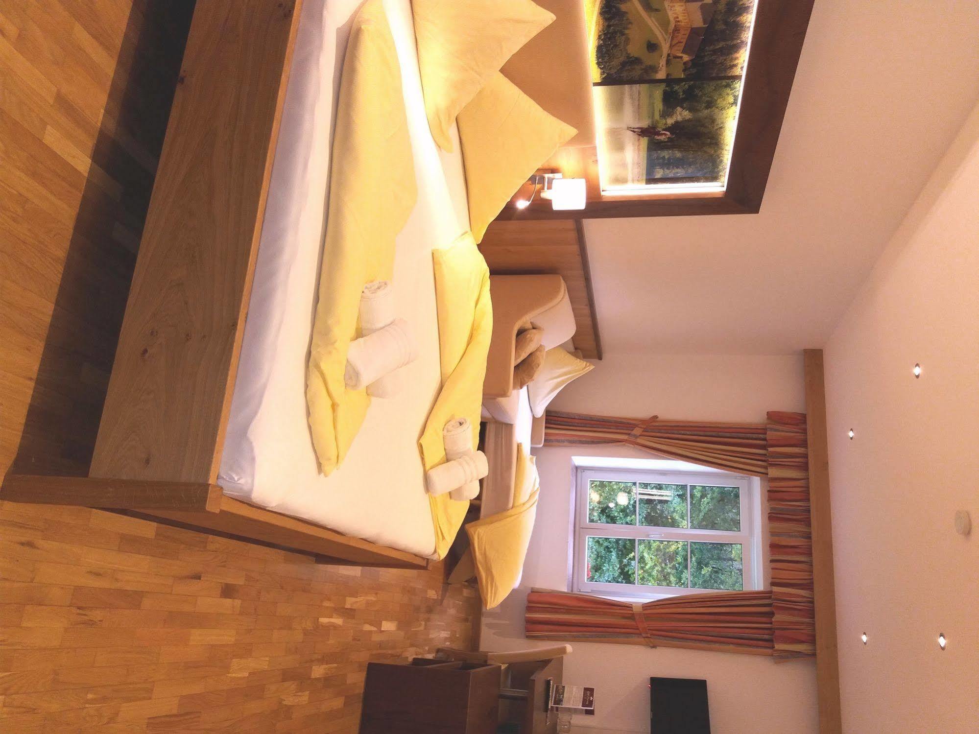 Hotel Gut Drasing à Krumpendorf Extérieur photo
