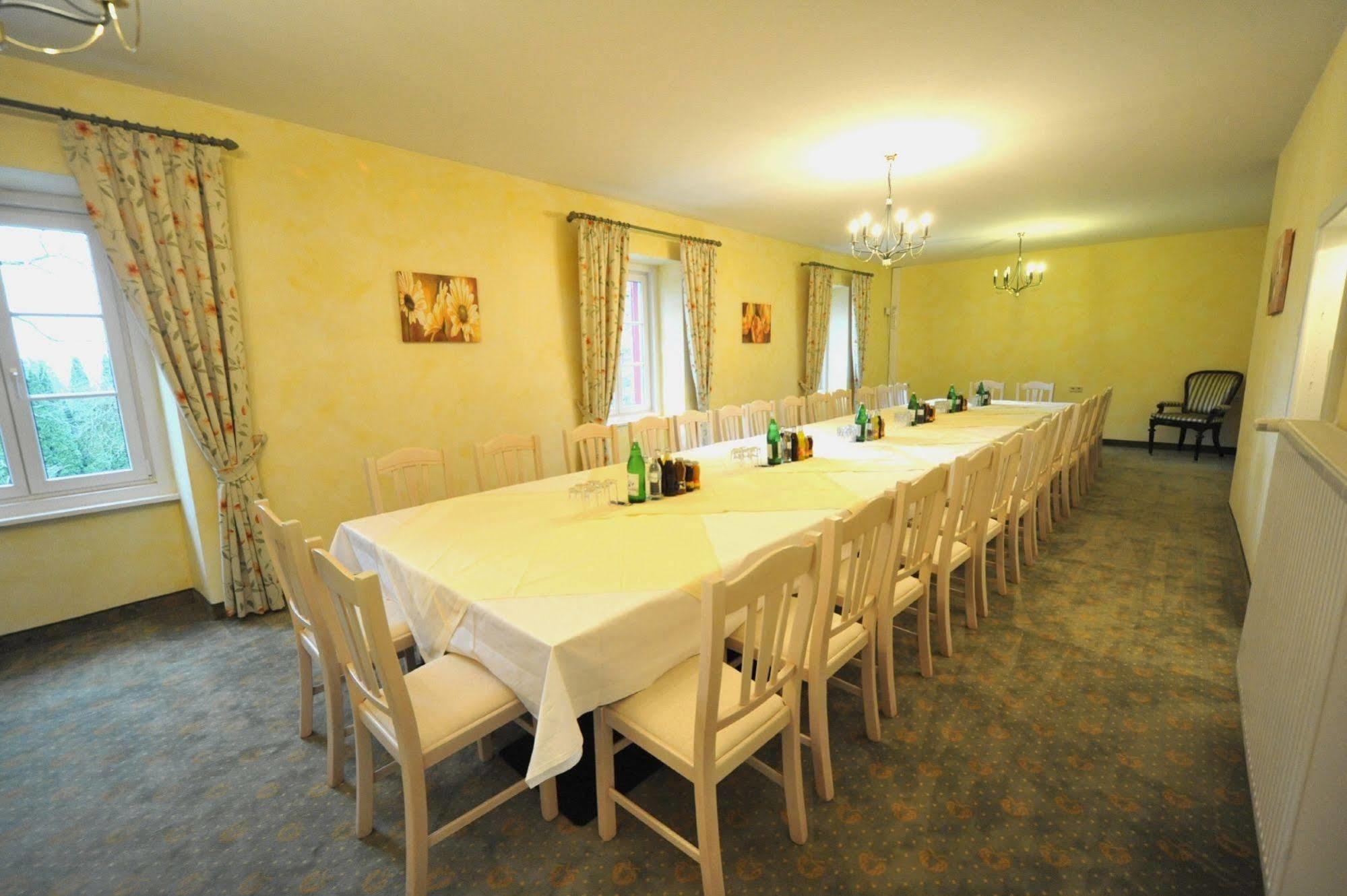 Hotel Gut Drasing à Krumpendorf Extérieur photo