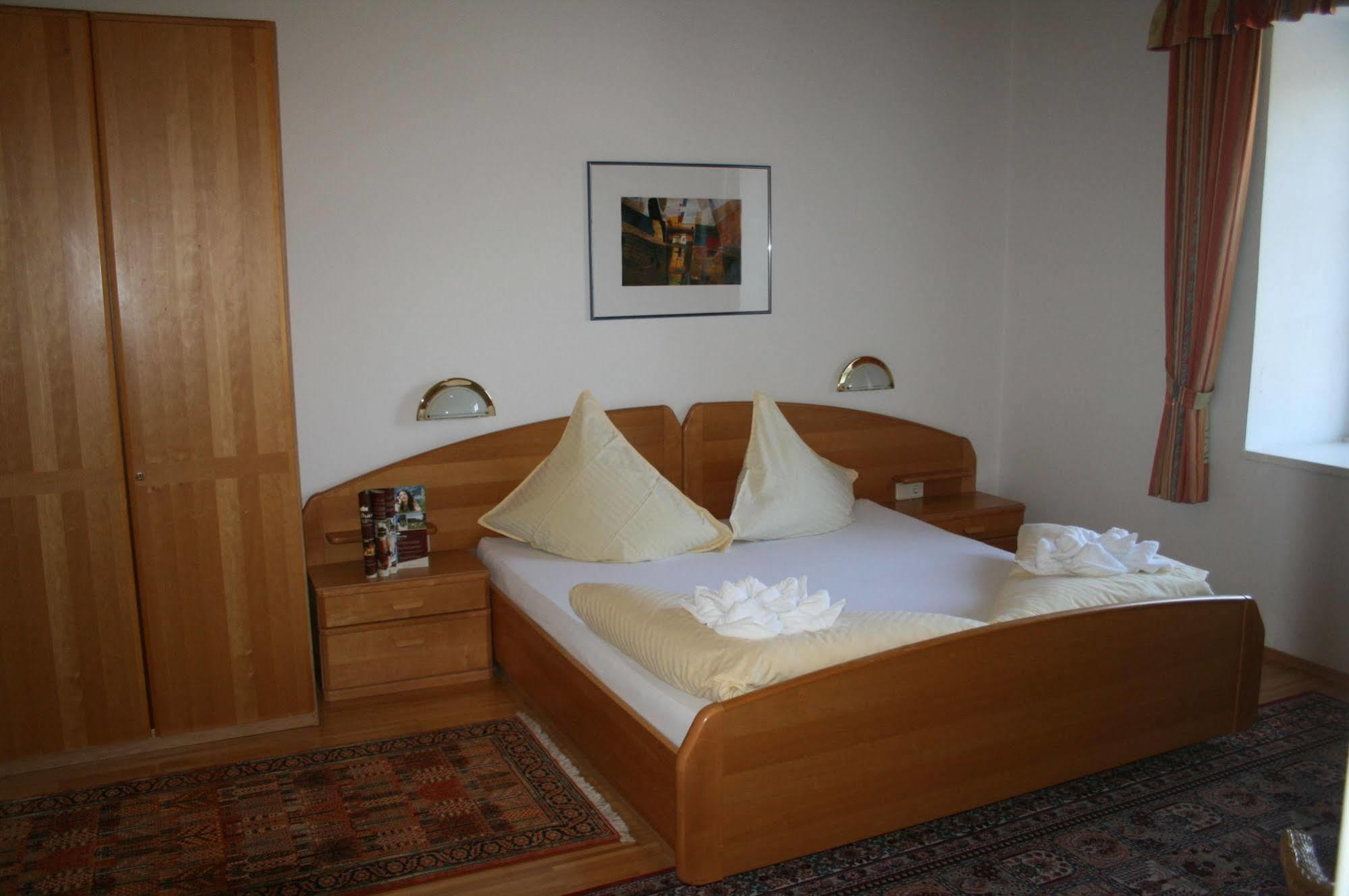 Hotel Gut Drasing à Krumpendorf Extérieur photo