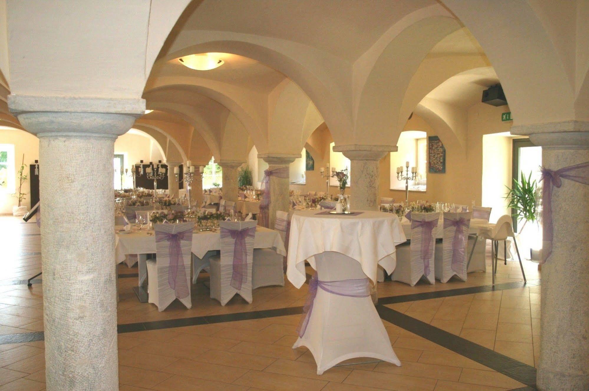 Hotel Gut Drasing à Krumpendorf Extérieur photo